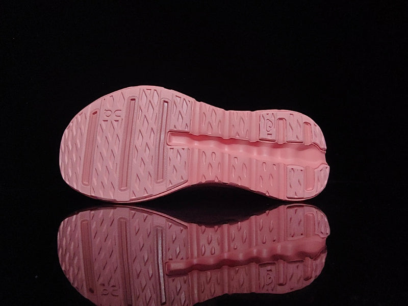 ON LOEWE×On Cloudtilt