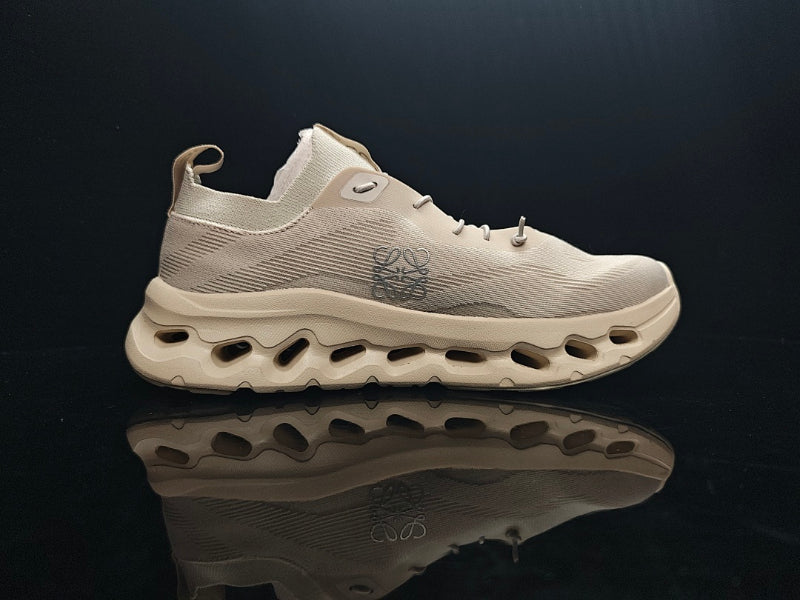 ON LOEWE×On Cloudtilt